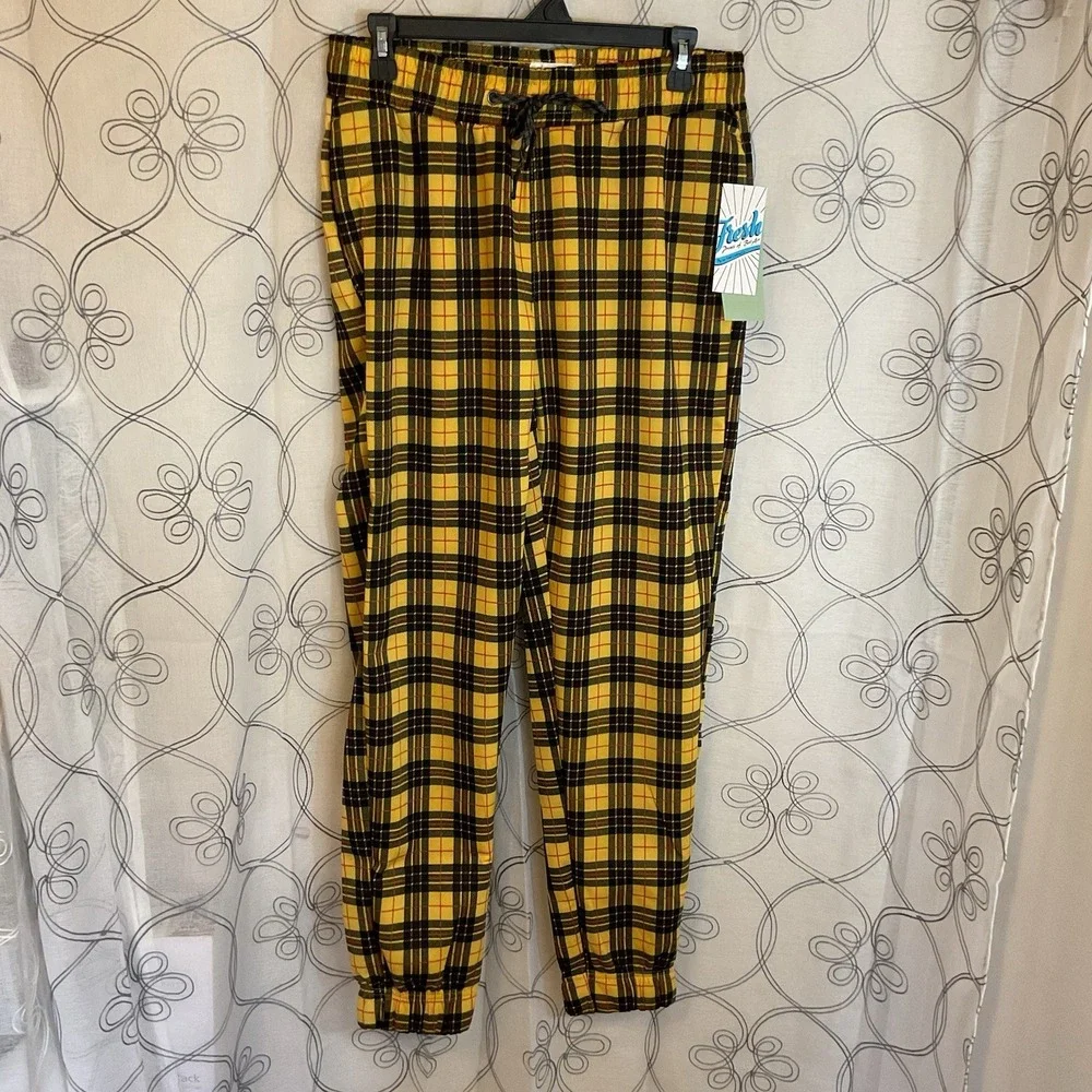 NWT Men's Drill Clothing Co. Fresh Prints of BelAir Joggers Size Medium‎ Yellow